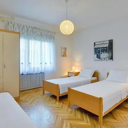 Apartment Ljuba *